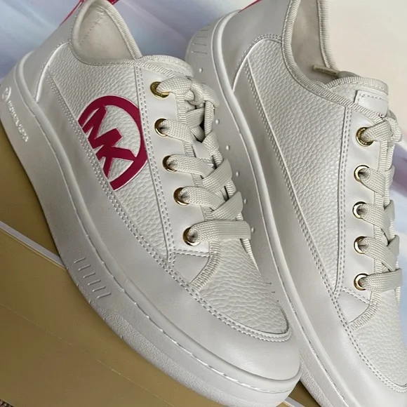 MICHAEL KORS SHEA LACE UP FAUX LEATHER
49R4SHFS1L
ELECTRIC PINK
Sneakers - Picture 7 of 16